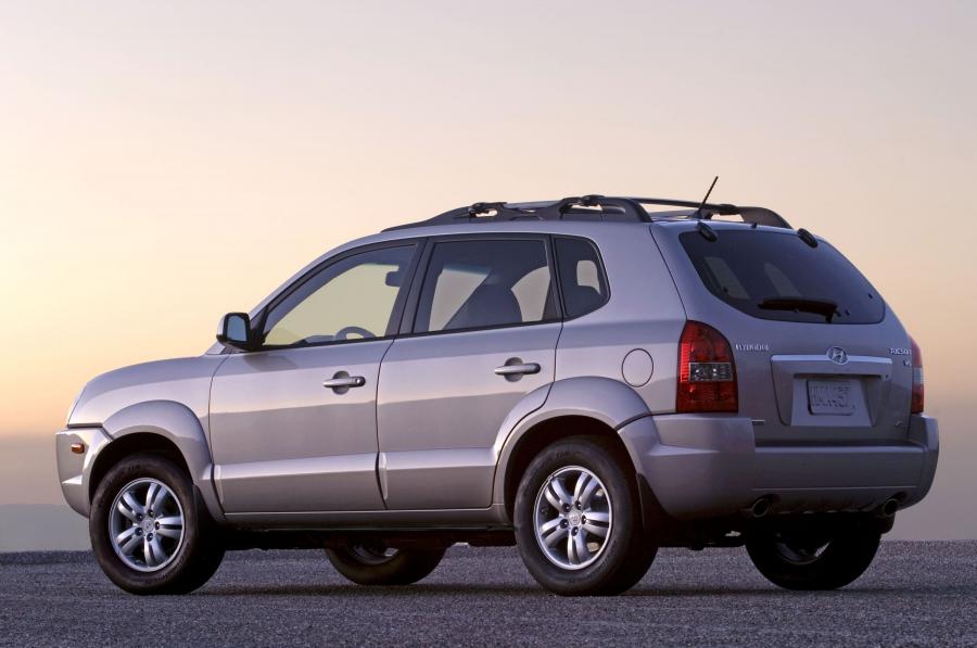  Hyundai Tucson 2004 года  (фото 18 из 74)